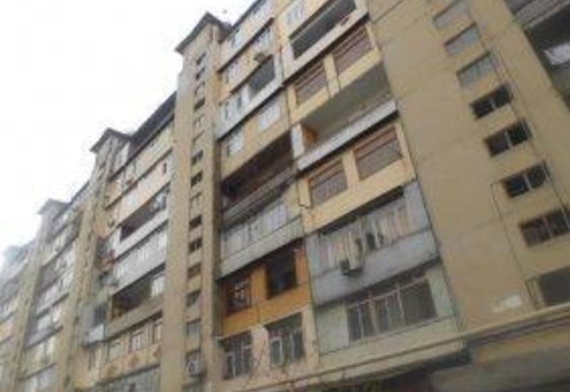 Məcburi köçkünün yanan mənzili bərpa edilib