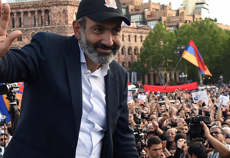 Пинок Саргсяну от Пашиняна