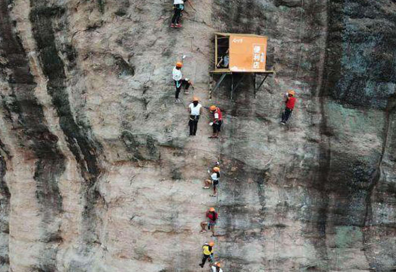 В Китае открылся самый экстремальный магазин в мире