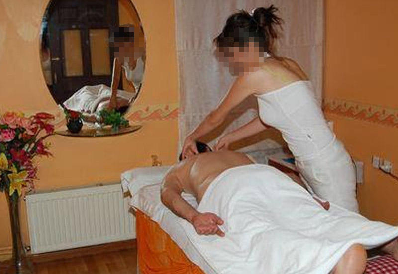 Masaj salonu adı altında əxlaqsızlıq?