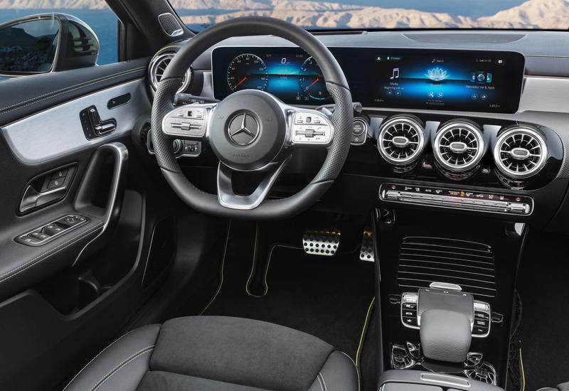 Mercedes-Benz A-Class 2019 получит CarPlay