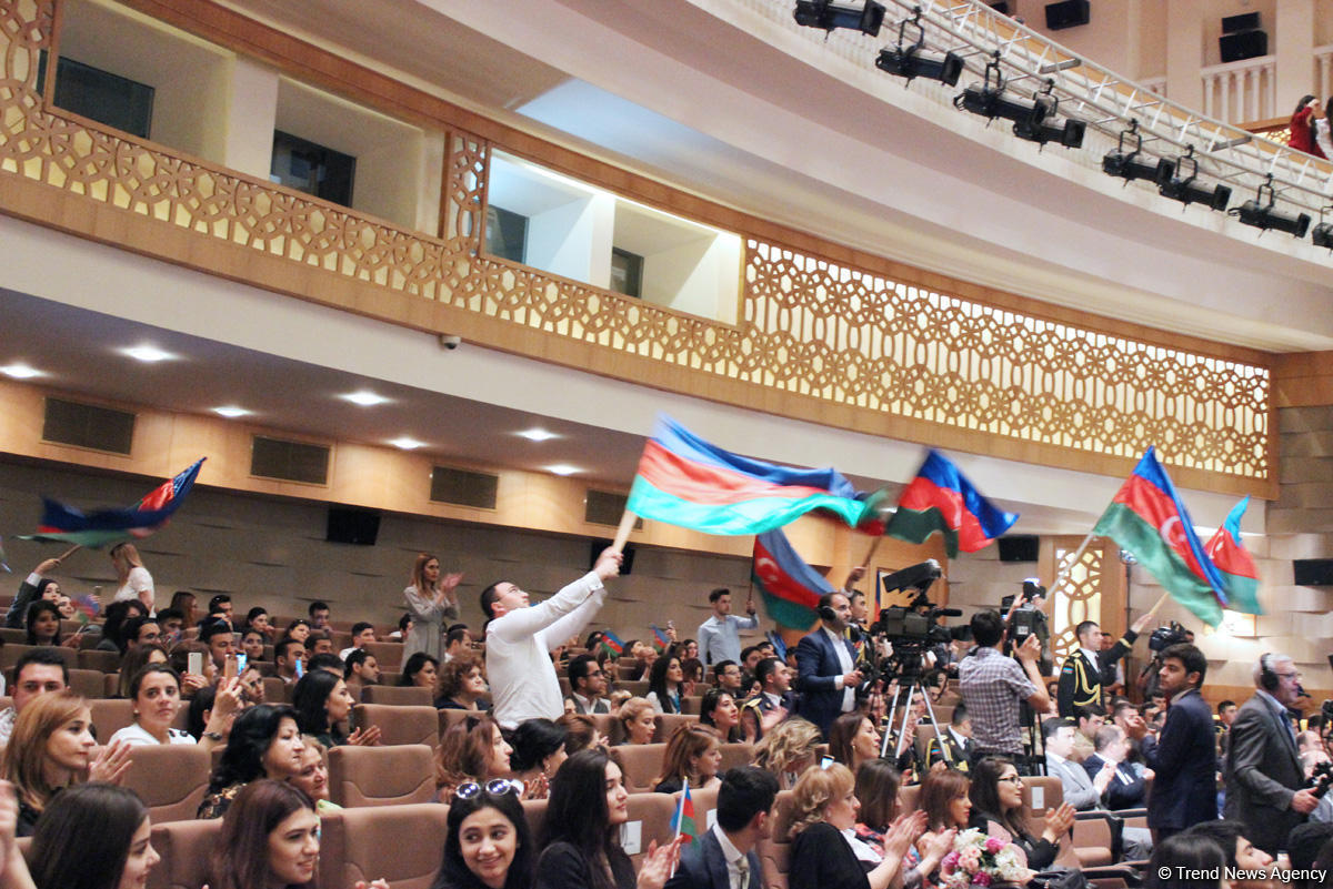 Торжественная презентация грандиозного проекта "Sevdiyim", посвященного 95-летию великого лидера Гейдара Алиева и 100-летию АДР