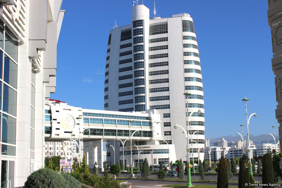 Путешествие азербайджанца в Ашхабад – белый город без черных автомобилей, уникальная архитектура