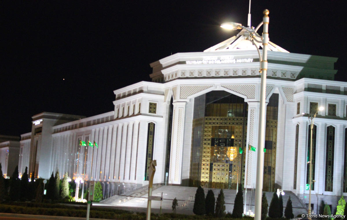 Путешествие азербайджанца в Ашхабад – белый город без черных автомобилей, уникальная архитектура