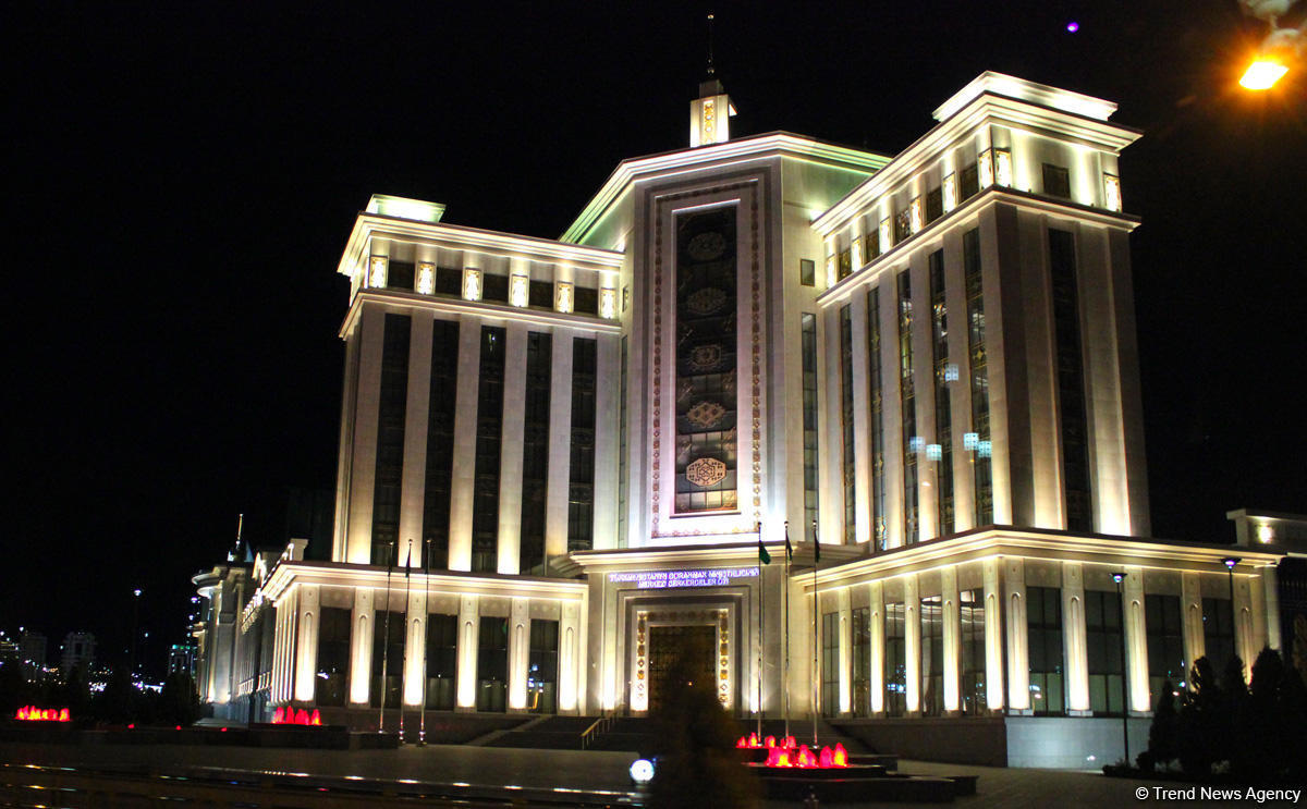 Путешествие азербайджанца в Ашхабад – белый город без черных автомобилей, уникальная архитектура