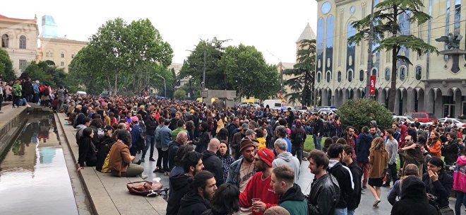 Напряженная ситуация в центре Тбилиси: спецназ перекрыл улицы