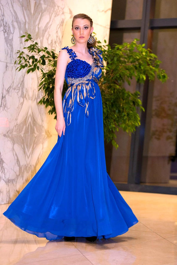 Фахрия Халафова представила символ вечный красоты на Azerbaijan Fashion Week 2018