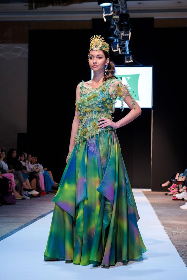 Фахрия Халафова представила символ вечный красоты на Azerbaijan Fashion Week 2018