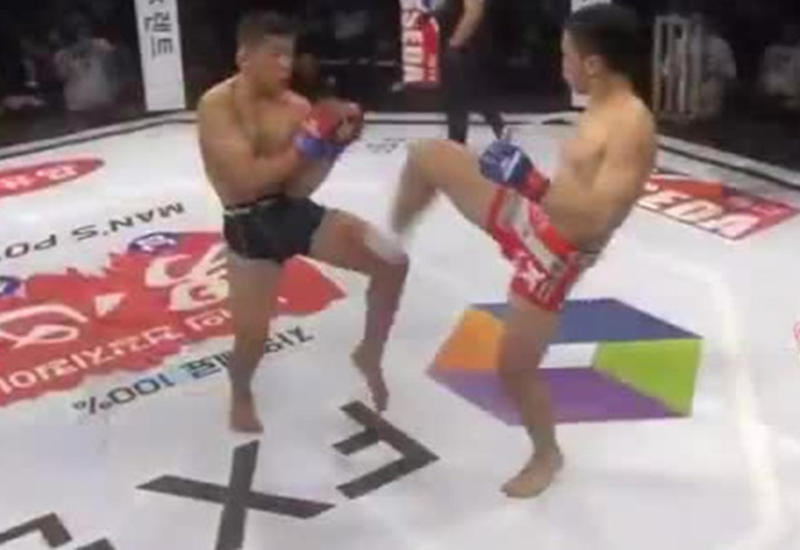 Боец MMA ударил соперника ногой в пах и сломал палец