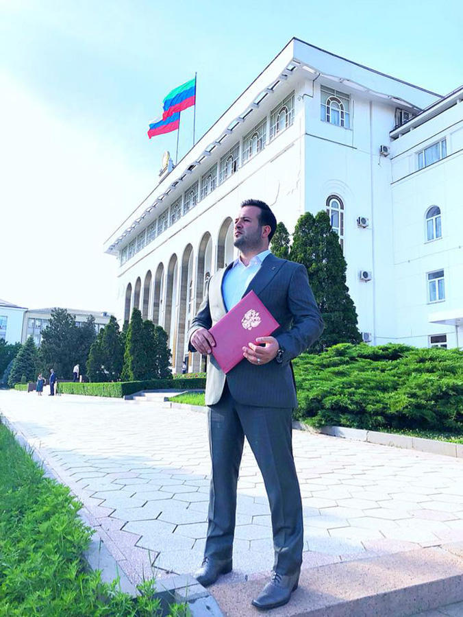 Азербайджанский певец удостоен благодарности партии "Единая Россия"