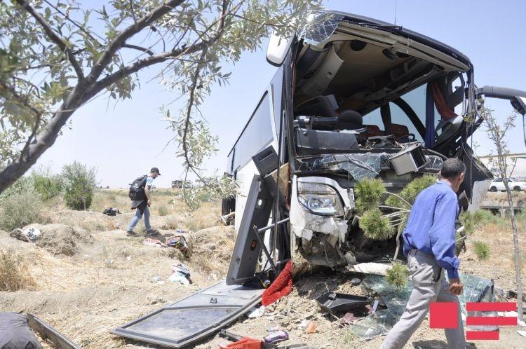 В Азербайджане перевернулся пассажирский автобус: много пострадавших