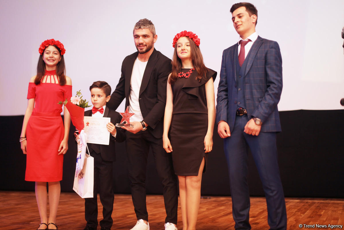 В Баку наградили победителей проекта Azerbaijan Golden Kids Awards 2018