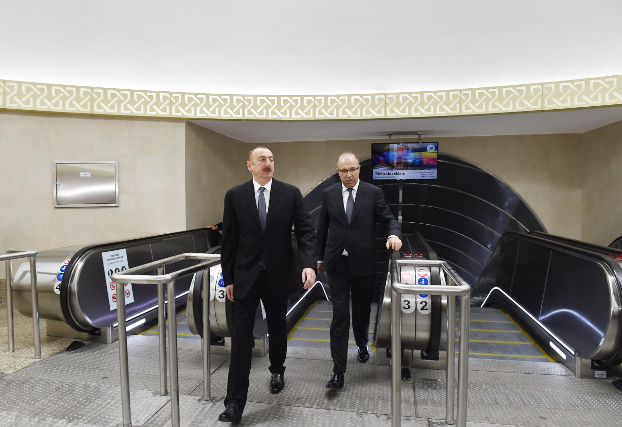 Президент Ильхам Алиев ознакомился с проведенными на станции метро "Сахиль" после реконструкции работами