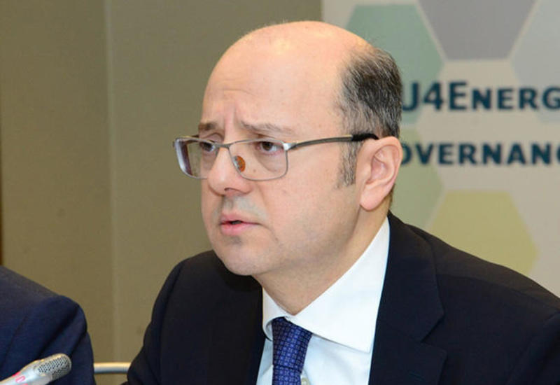 Парвиз Шахбазов: ОПЕК может обсудить смягчение политики по снижению добычи нефти