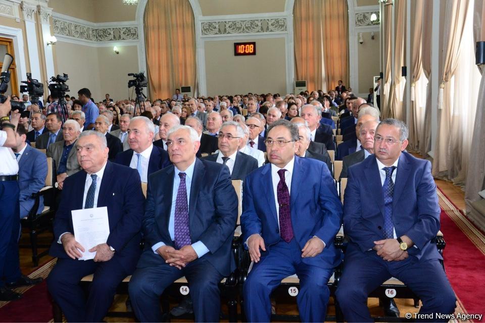 Акиф Ализаде переизбран на пост президента АН Азербайджана