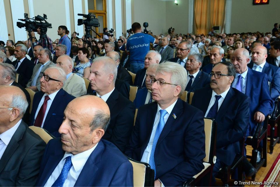 Акиф Ализаде переизбран на пост президента АН Азербайджана