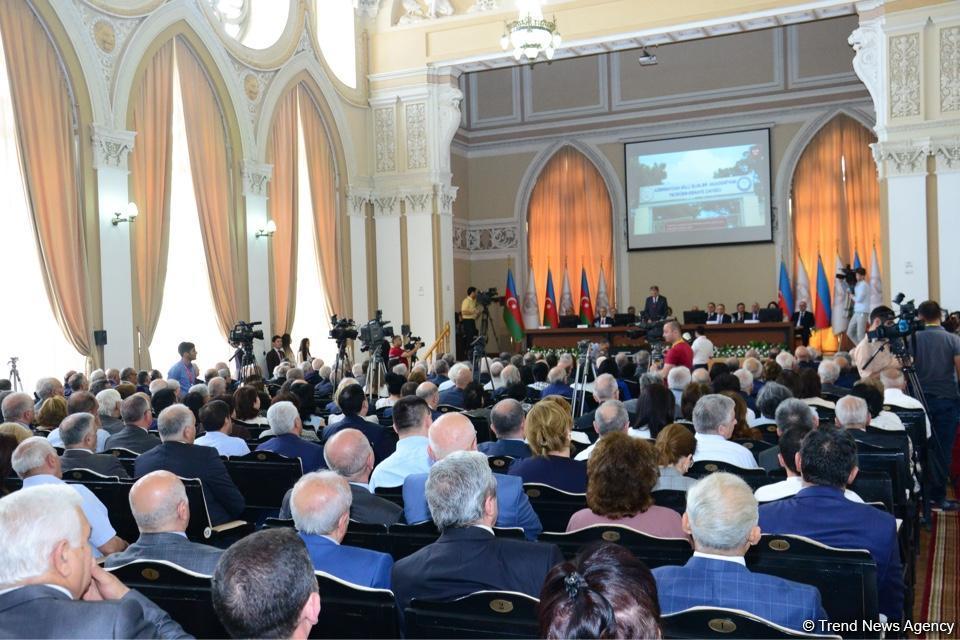 Акиф Ализаде переизбран на пост президента АН Азербайджана