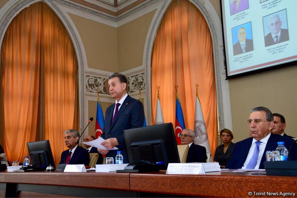 Акиф Ализаде переизбран на пост президента АН Азербайджана