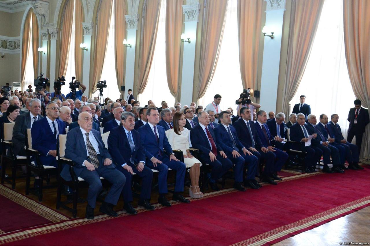 Акиф Ализаде переизбран на пост президента АН Азербайджана