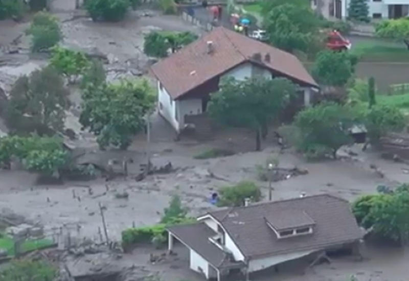 Мощный сель в итальянских Альпах разрушил поселок, будто карточный домик