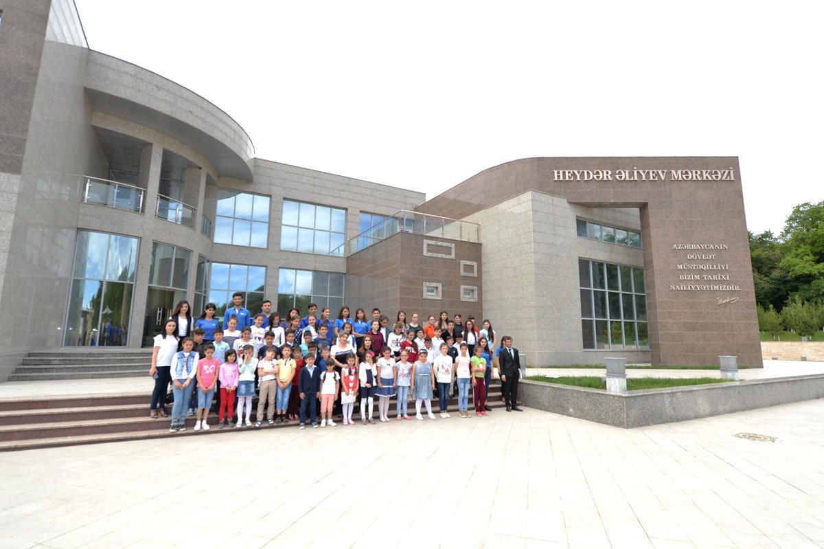 Общественное объединение «Региональное развитие» Фонда Гейдара Алиева организовало тренинги по изобразительному искусству