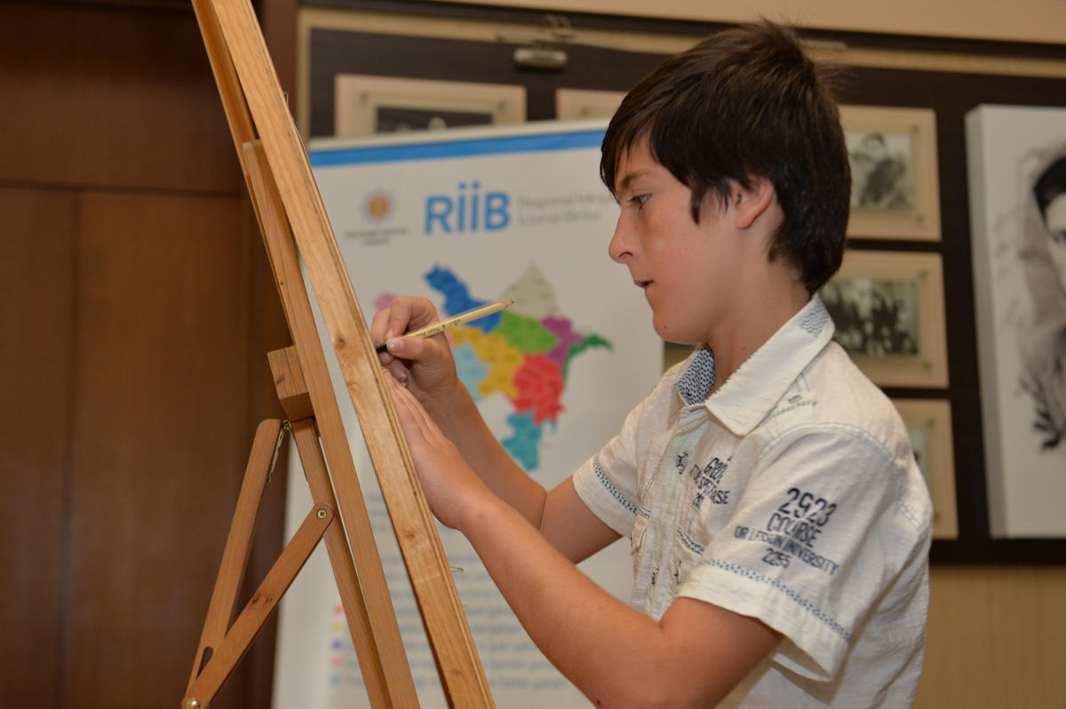 Общественное объединение «Региональное развитие» Фонда Гейдара Алиева организовало тренинги по изобразительному искусству