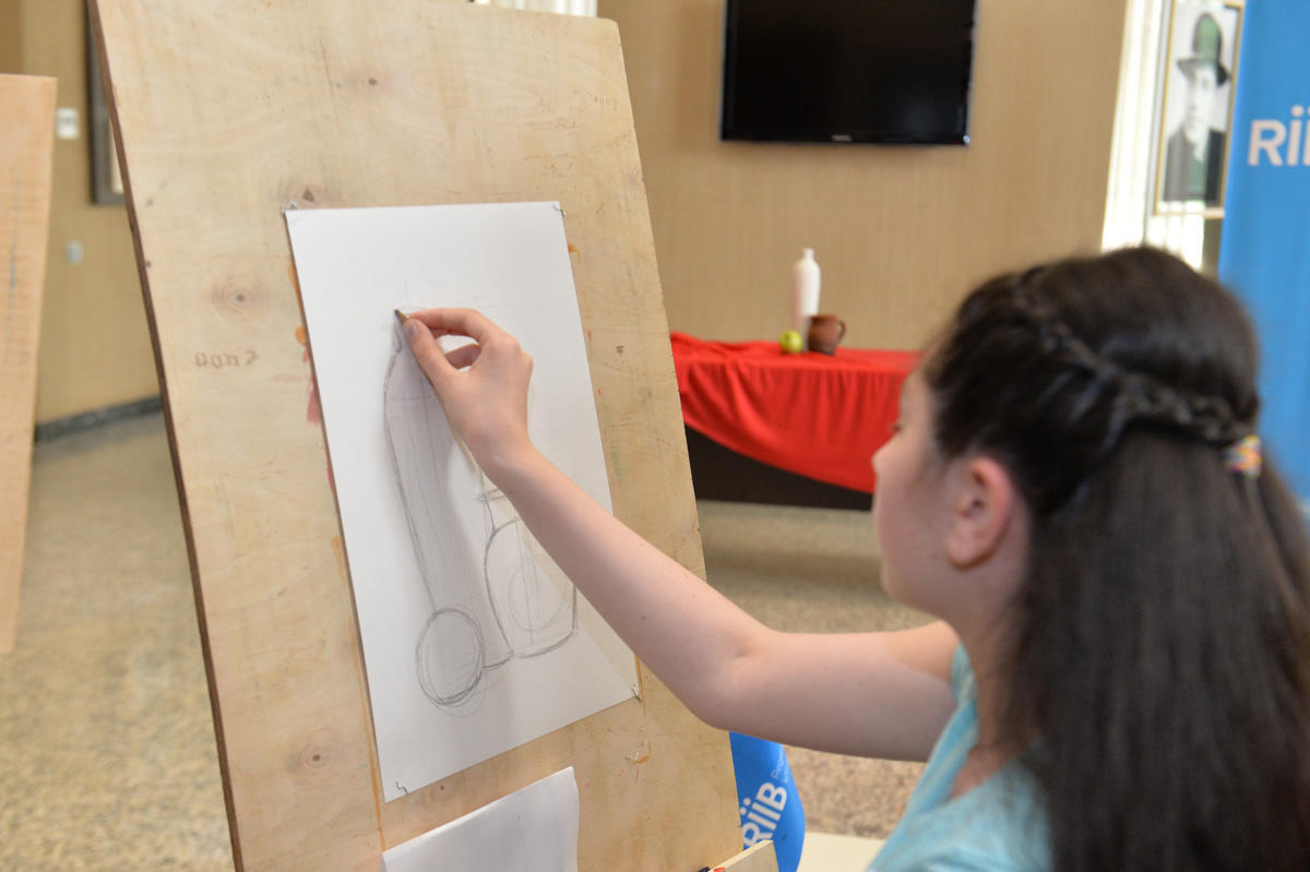 Общественное объединение «Региональное развитие» Фонда Гейдара Алиева организовало тренинги по изобразительному искусству