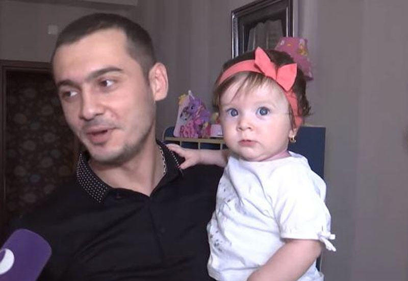 Emil 10 aylıq Zeynəbi ilə
