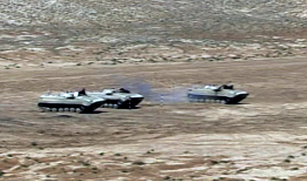 Экипажи БМП азербайджанской армии участвуют в учениях