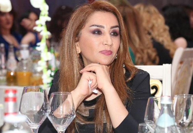"Bir paltarı 50 dəfə geyinirəm" - Əməkdar artist