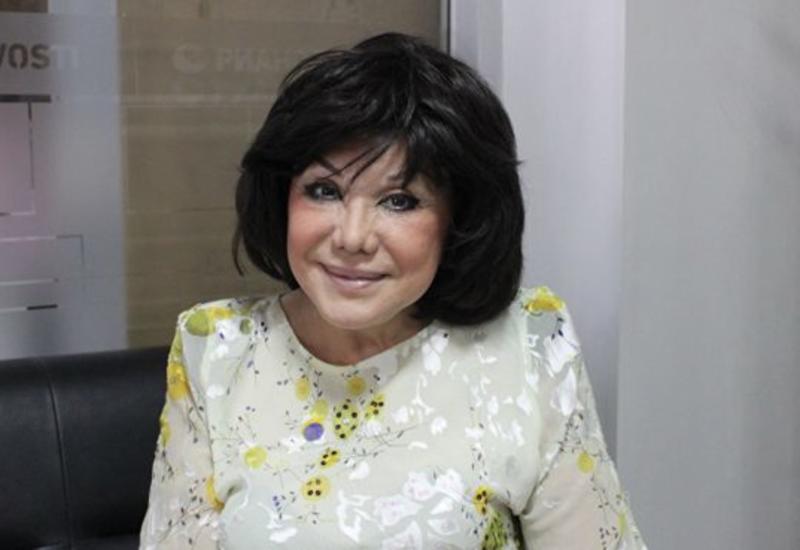 Flora Kərimova gecəyarısı metroda
