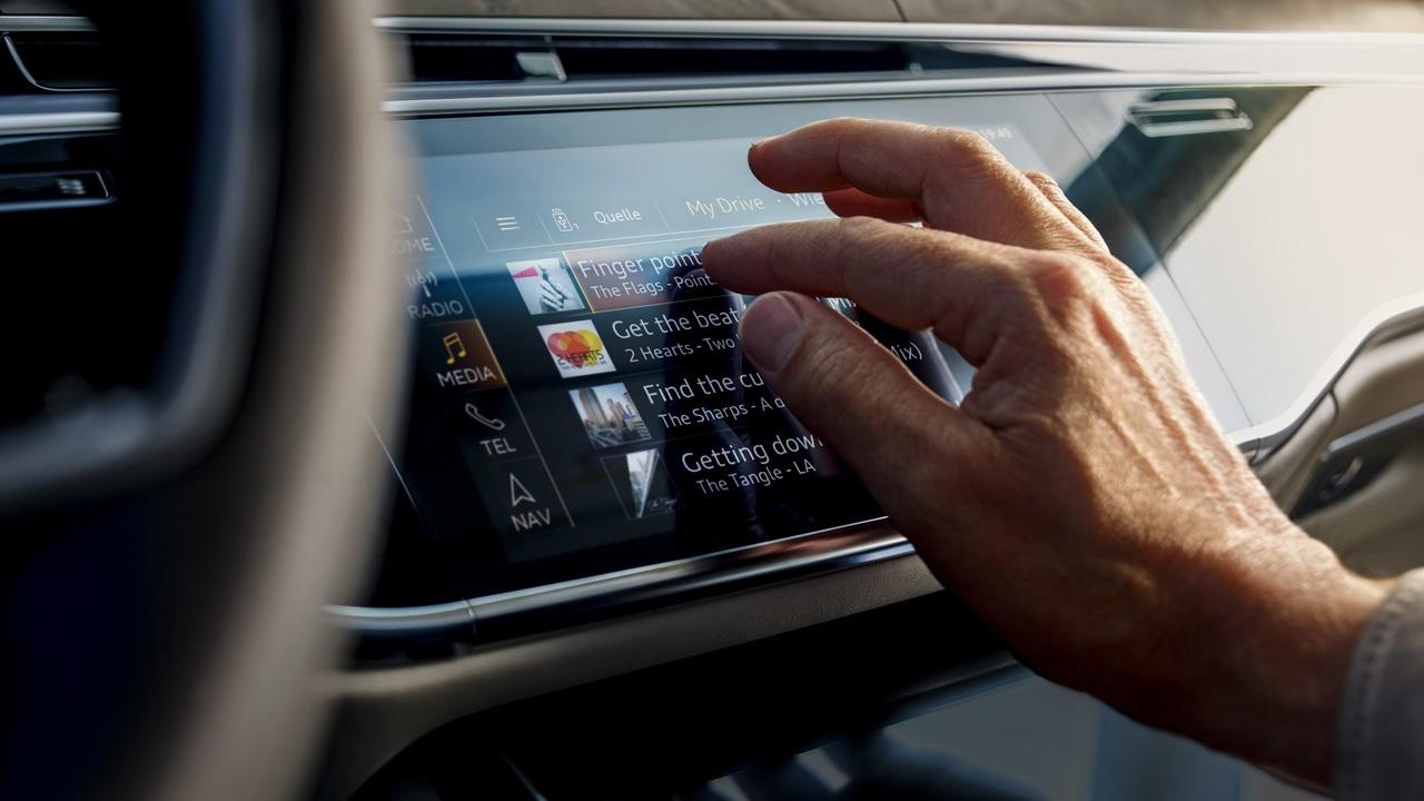 Посчитали-прослезились: замена мультимедийной системы MMI на Audi A8