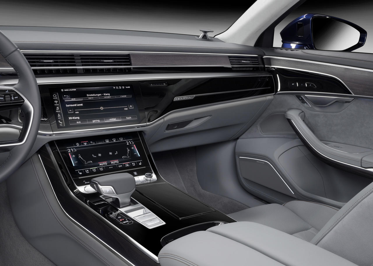 Посчитали-прослезились: замена мультимедийной системы MMI на Audi A8