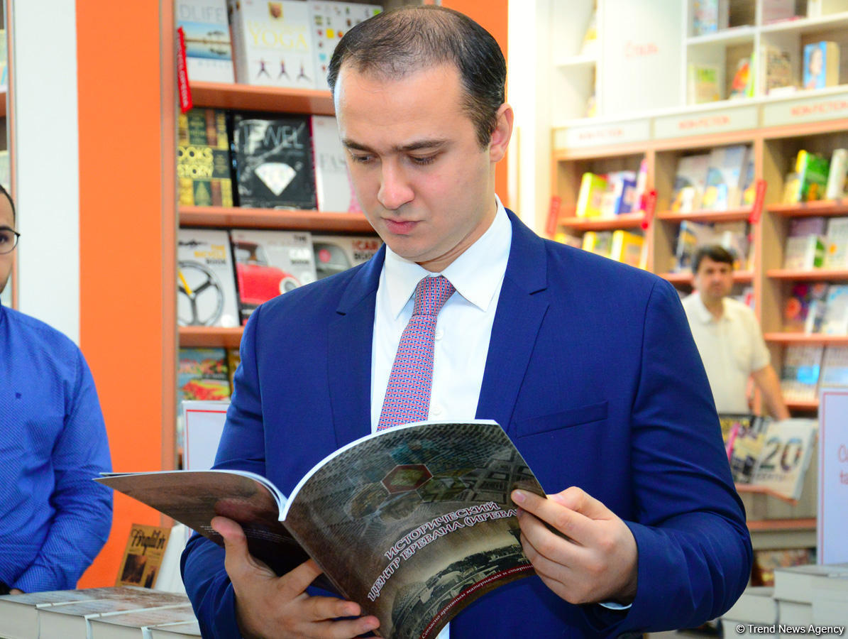 В Баку презентована книга об уничтожении в Армении азербайджанских мусульманских памятников