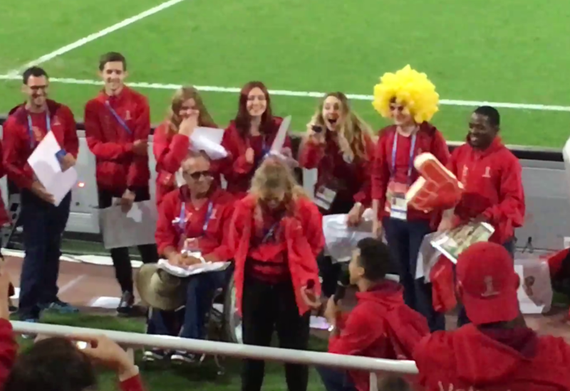 Волонтёр сделал предложение девушке на арене после матча ЧМ