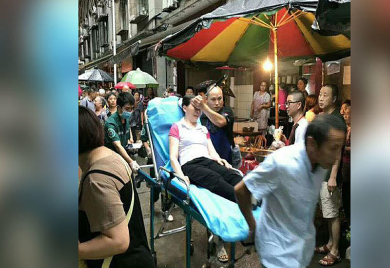 Девушка пришла в ресторан, чтобы съесть стейк, но получила заточку в глаз