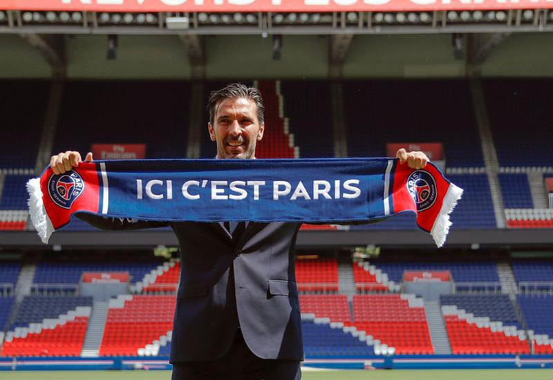 Видео огненной встречи Буффона в Париже