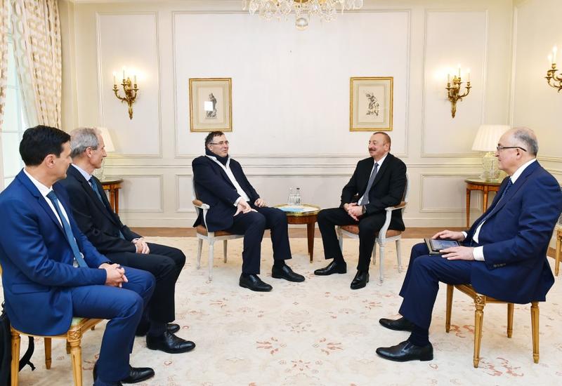 Президент Ильхам Алиев встретился в Париже с председателем Французского института международных отношений и главой компании TOTAL