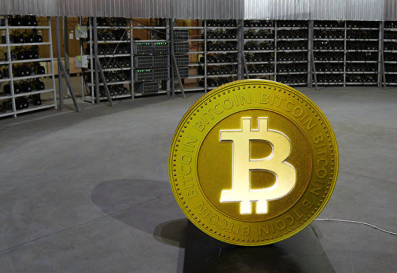 Цена биткоина приблизилась к $8 тыс.