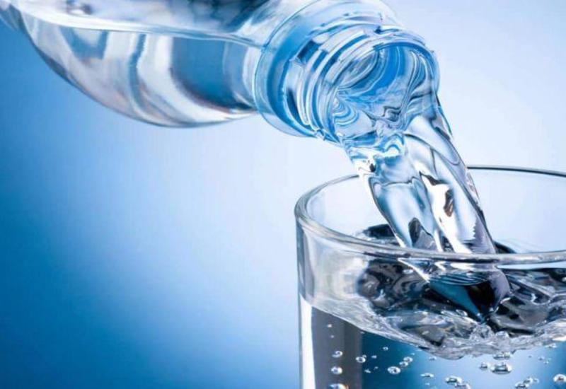 Что будет, если пить только минеральную воду