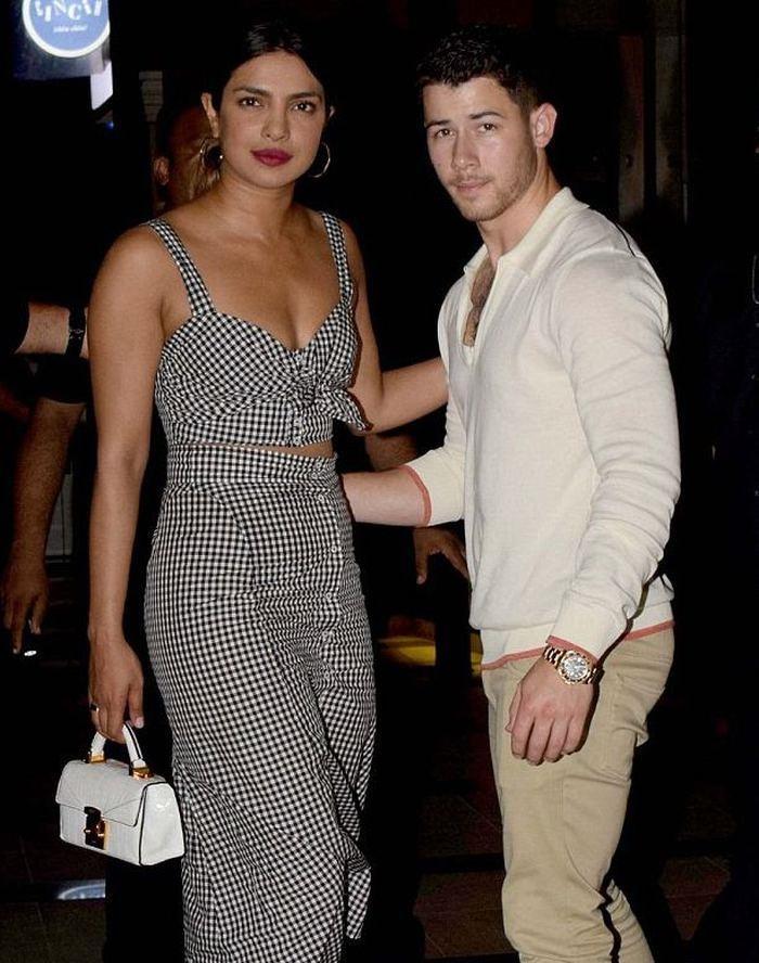 Priyanka Çopra özündən 11 yaş kiçik müğənniyə ərə gedir