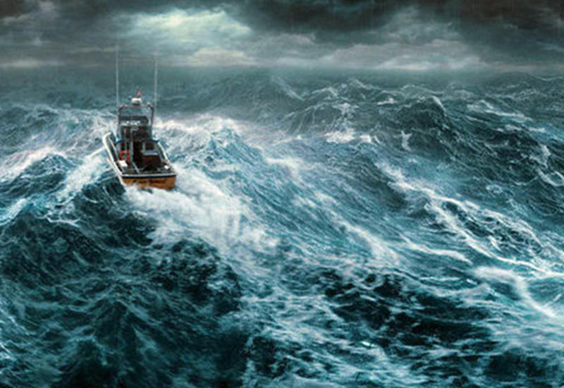 Огромная волна поглотила судно в Индийском океане