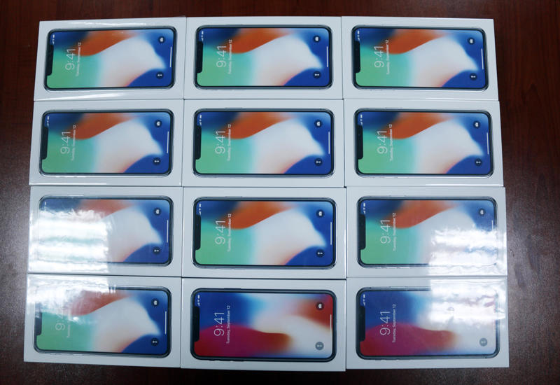 Qırmızı Körpü gömrük postunda bəyan edilməyən 300 mobil telefon aşkarlanıb