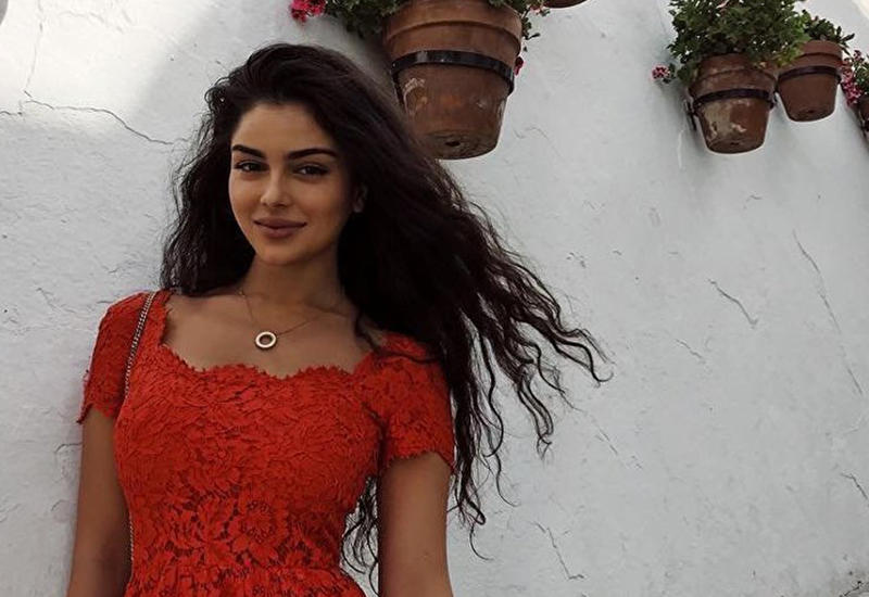 Азербайджанская модель взорвала Сеть танцем на пляже