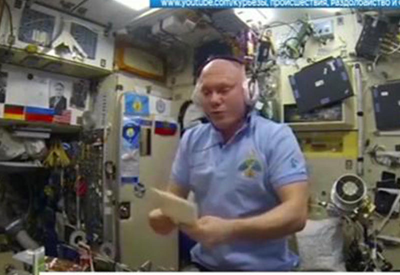 Российские космонавты сняли видео о "тайной" жизни на МКС