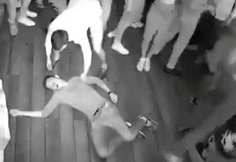 В одиночку избил пятерых