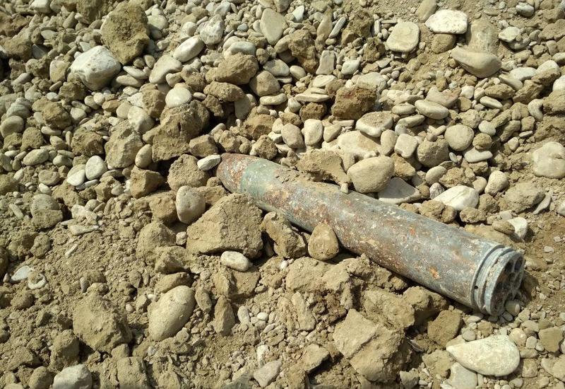 На трассе Баку-Губа обнаружен неразорвавшийся снаряд