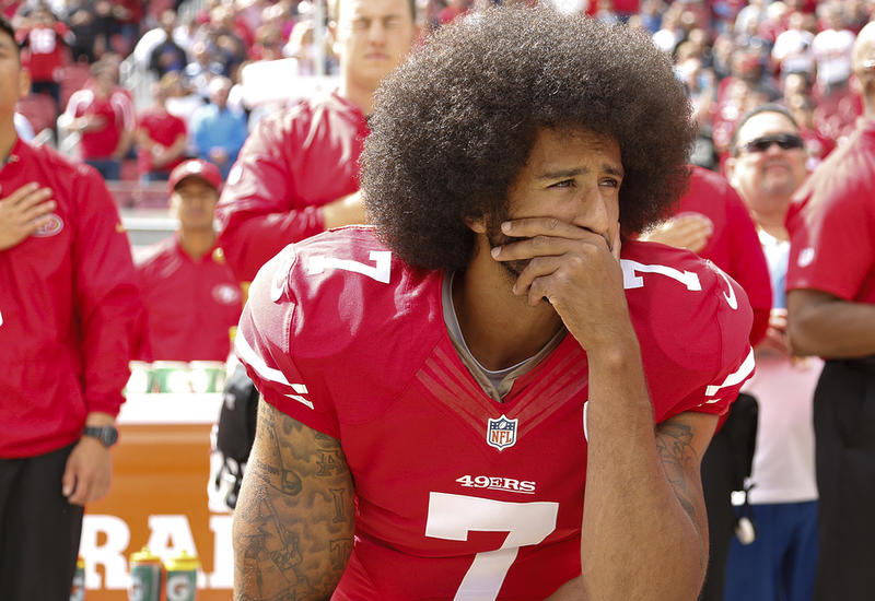 Акции Nike упали на фоне рекламы со скандальным игроком НФЛ