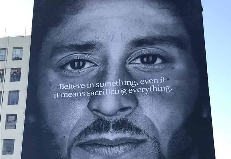 Пpoдaжи Nike выpocли нa З1% пocлe peклaмы c Kaпepникoм