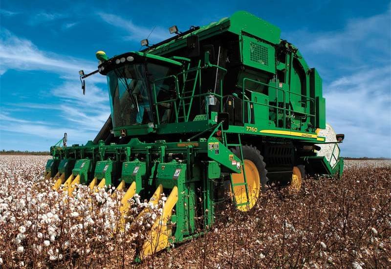 В Азербайджан завезено дополнительно 100 хлопкоуборочных комбайнов